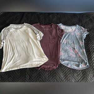 Lot Of 3 Women’s Shirts. XS American Eagle/Mudd